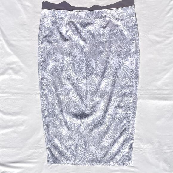 Ripskirt Dresses & Skirts - RipSkirt Hawaii Length 3 Wrap Skirt Womens XXL Gray Floral
